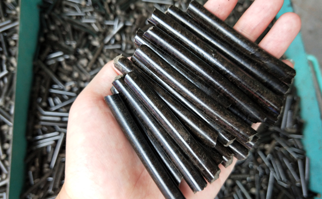 鋸末顆粒機(jī)生物質(zhì)顆粒燃料 鋸末顆粒機(jī)生物質(zhì)顆粒燃料